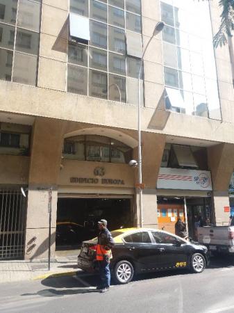 SE ARRIENDA ESTACIONAMIENTO