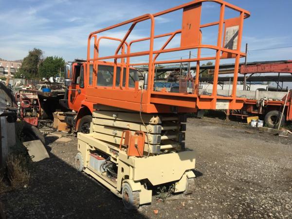 PLATAFORMA ELEVADORA ELECTRICA