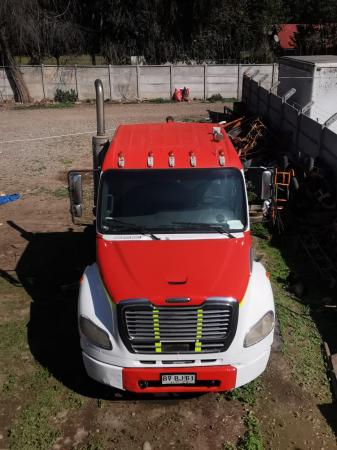 CAMIÓN FREIGHTLINER