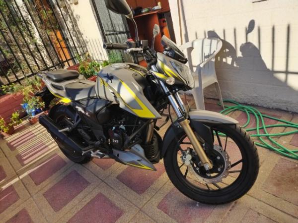 MOTO TVS APACHE