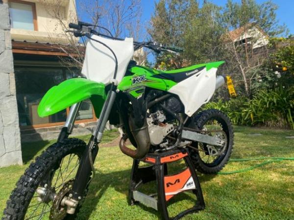 KAWASAKI MODELO KX 100 FHF