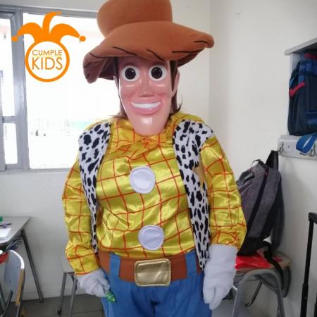 JUEGA Y SALTA JUNTO A WOODY Y MARIO