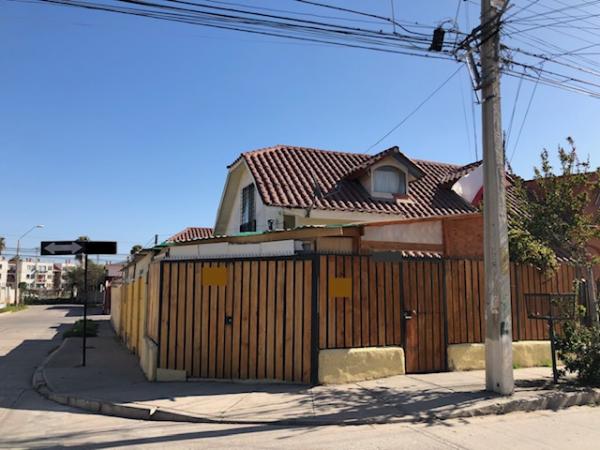 Vendo Casa  En Sector Arcos De Pinamar.