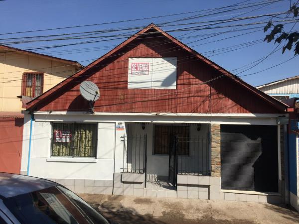 VENDO ACOGEDORA CASA