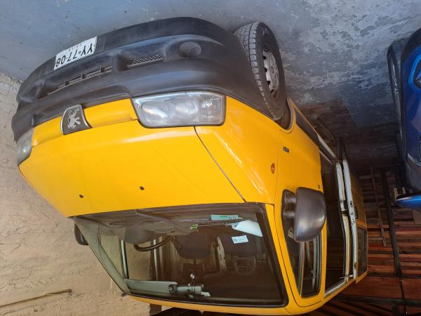VENDO PEUGEOT BOXER ESCOLAR 2006 CON AIRE 