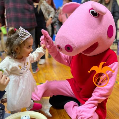 SORPRESA SALUDO DE LA CERDITA PEPPA