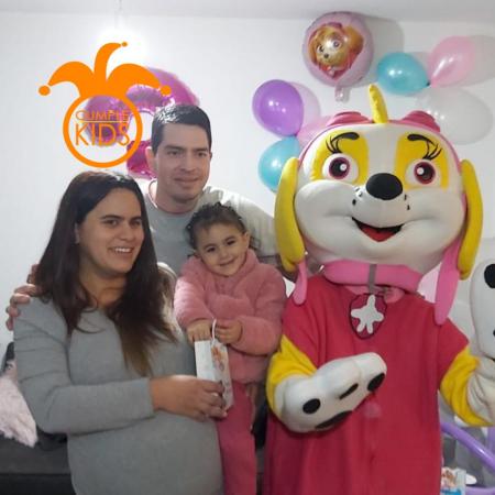 SORPRESA SALUDO DE SKYE