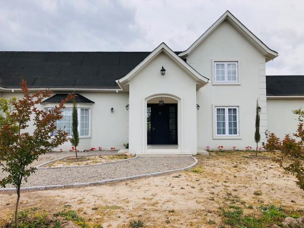 OPORTUNIDAD HERMOSA CASA ESTILO FRANCES