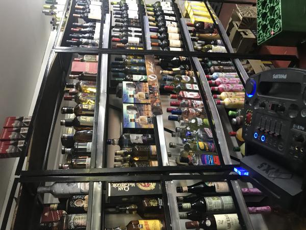 VENDO BOTILLERÍA  CERRÓ NAVIA 