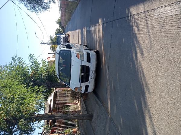FURGÓN HYUNDAI AÑO 2005, PASAJEROS