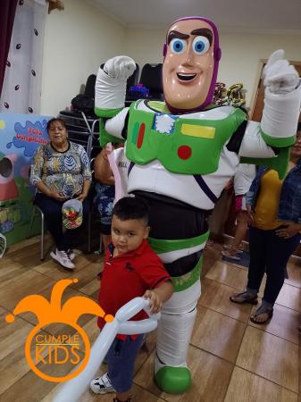 UNA S[VISITA EXPRESS] DE BUZZLIGHTYEAR