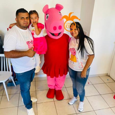 ARRIENDO CORPOREO DE PEPPA PIG