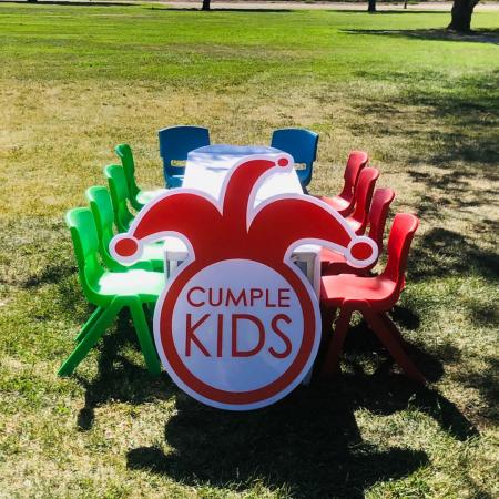 [SILLAS+MESAS] PARA NIÑOS EN ARRIENDO