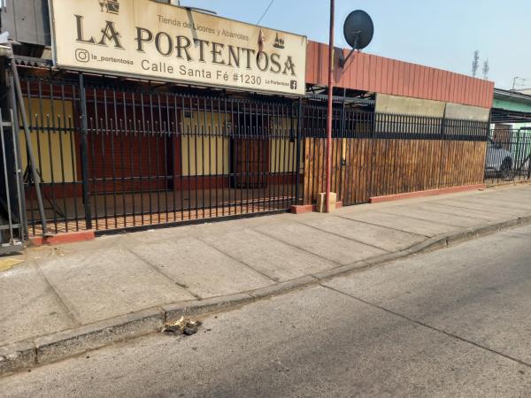 VENDO CASA CON LOCAL COMERCIAL 