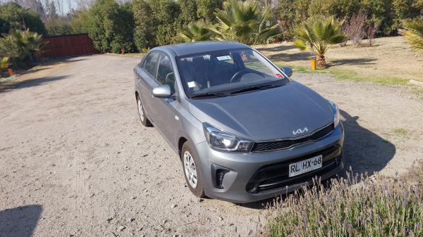 VENDO KIA SOLUTO  1.5 CC 2022 AC 