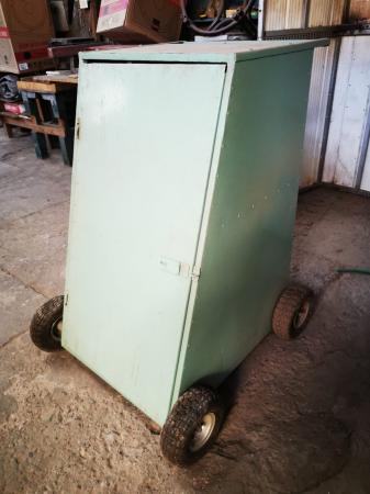 CARRO DE LIMPIEZA METÁLICO 