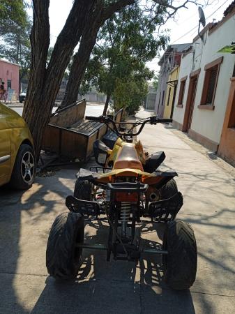 SE VENDE CUADRIMOTO