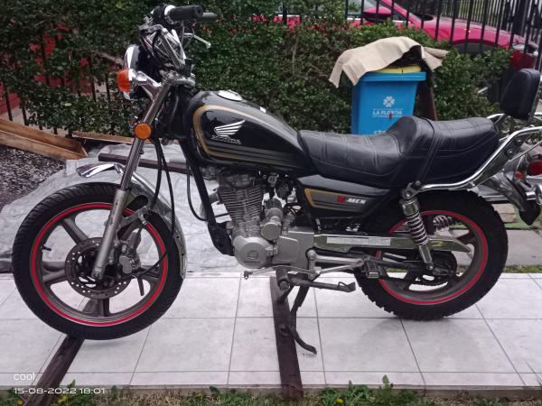 VENDO MOTO PARA DESARME