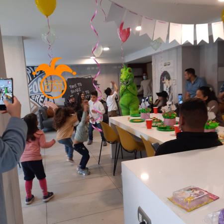 DINOSAURIO EN TU CUMPLEAÑOS