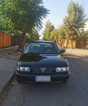 VENDO NISSAN V16 EN BUEN ESTADO