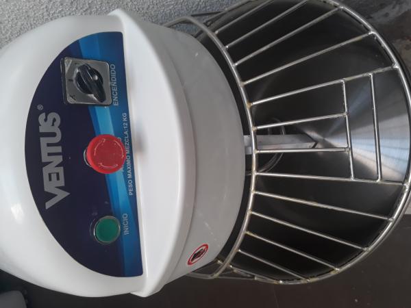 EXCELENTE AMASADORA VENTUS