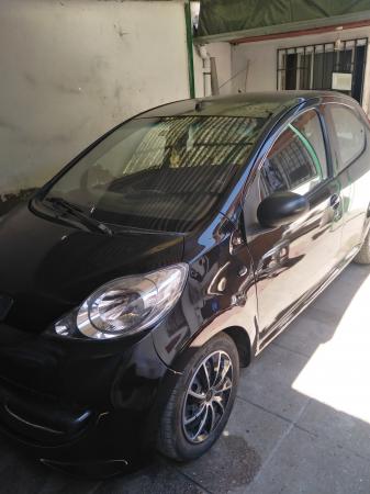 VENDO PEUGEOT 107 DIÉSEL 2009. TRANSFERÍBLE