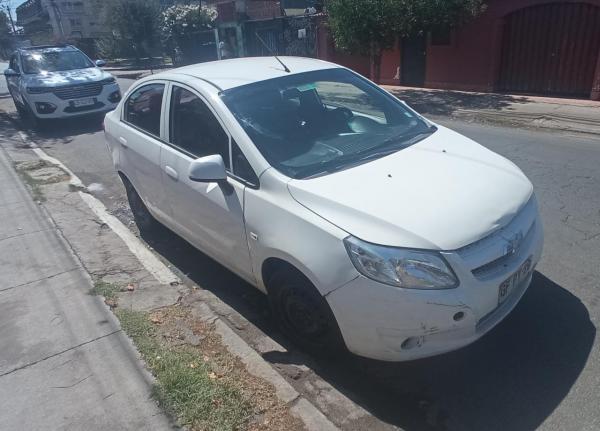 VENDO  CHEVROLET  SAIL  2014