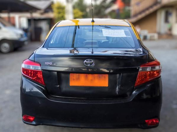 Vendo Taxi Básico Toyota Yaris 2015