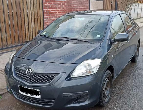 VENDO TOYOTA YARIS ÚNICO DUEÑO