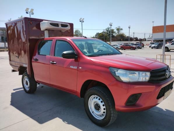 CAMIONETA TOYOTA HILUX 4X4