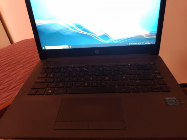 VENDO NOTEBOOK HP