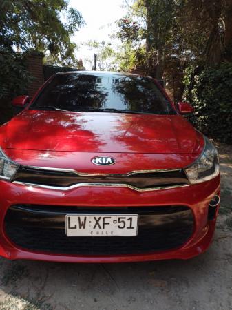 VENDO KIA RIO 5 AÑO 2020