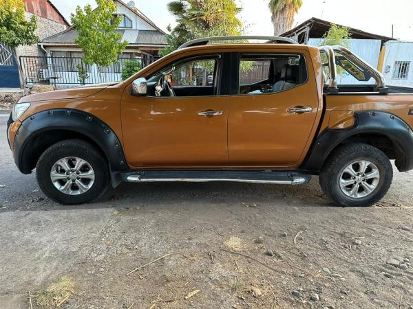 EXCELENTE NISSAN NP300 2016 4X4