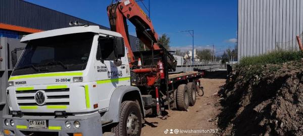 SERVICIO TRANSPORTE CAMIÓN  PLUMA 