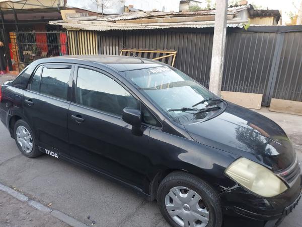 VENDO NISSAN TIIDA 2014 CON DERECHO A COLECTIVO 