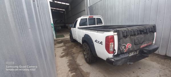 NISSAN NAVARA CABINA SIMPLE 4X4