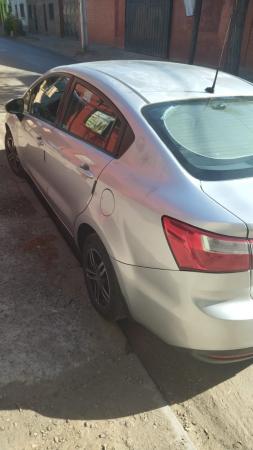 VENDO KIA RIO 4 AÑO 2012
