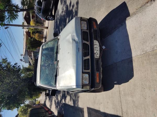 NISSAN D21 DOBLE CABINA 1996