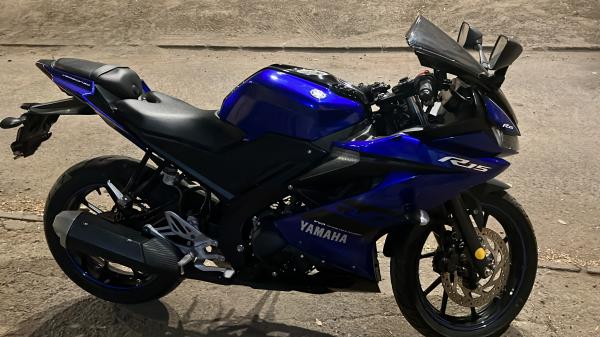 VENDO MOTO YAMAHA R15