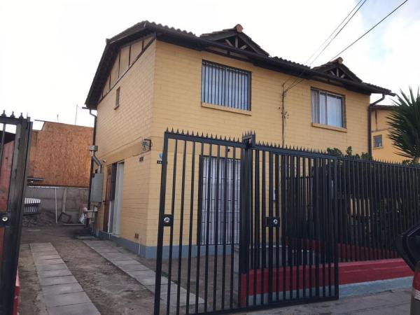 HERMOSA CASA REMODELADA EN SU INTERIOR