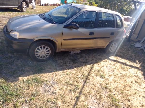 VENDO AUTO CHEVROLET CORSA