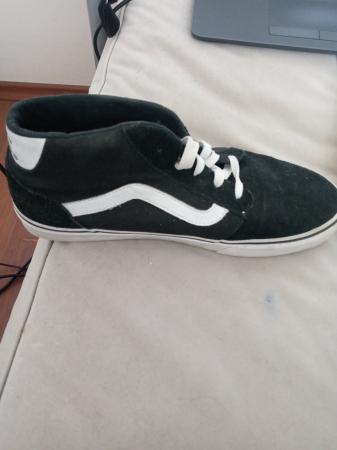 VENDO ZAPATILLAS, MARCA VANS TALLA 42