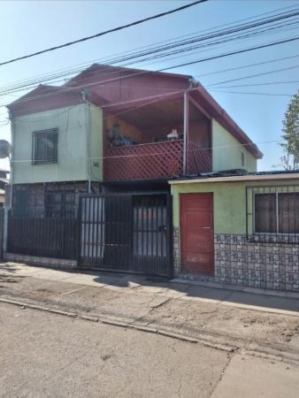 VENDO CASA EN CERRO NAVIA