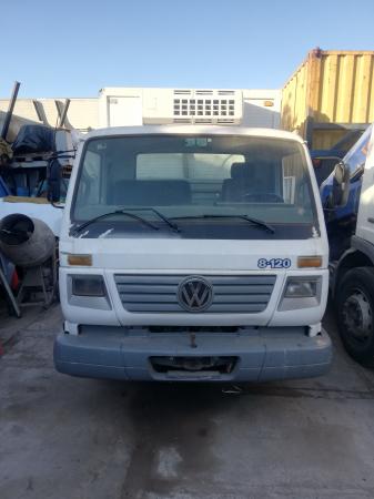 CAMION VW 8-120