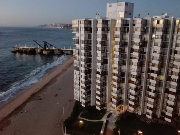 $ 650.000 AÑO CORRIDO AL BORDE DE LA PLAYA TERRAZA
