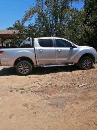 SE VENDE MAZDA BT50 AÑO 2012, AUTOMÁTICA.