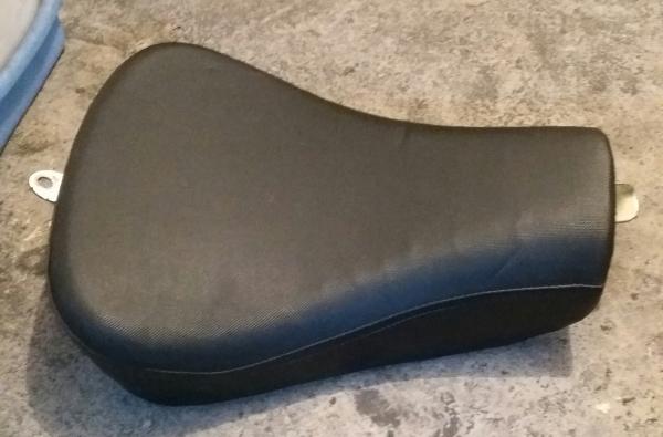 ASIENTO Y PARABRISA HARLEY 883- 1200 