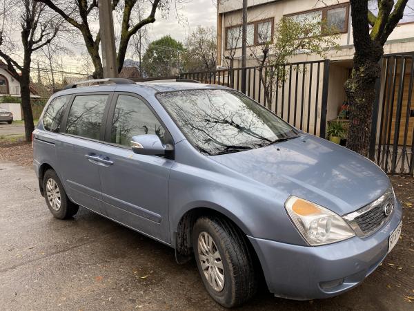OPORTUNIDAD!!  KIA CARNIVAL 2012
