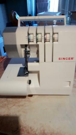 OVERLOCK SINGER 3 MESE DE USO 