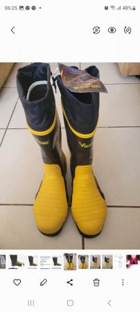 BOTAS DE SEGURIDAD MARCA VIKING 